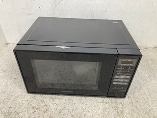 PANASONIC DIGITAL 20L MICROWAVE OVEN IN BLACK - MODEL NO NN-E28JBM: LOCATION - WH3