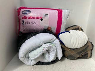 3 X ASSORTED BEDDING ITEMS TO INCLUDE SILENTNIGHT ULTRABOUNCE PILLOW SET: LOCATION - B17