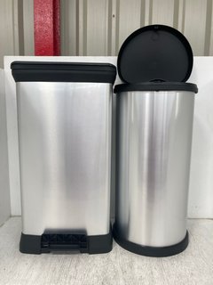 CURVER DECO BIN 50L IN BRUSHED SILVER TO INCLUDE CURVER DECO 40L BIN IN BRUSHED SILVER: LOCATION - WH4