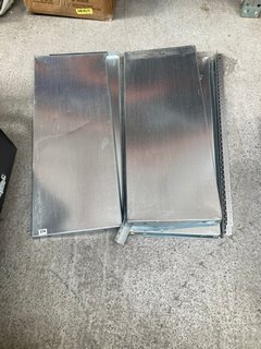 METAL SHEETS WITH FRAME AND FIXINGS: LOCATION - AR9