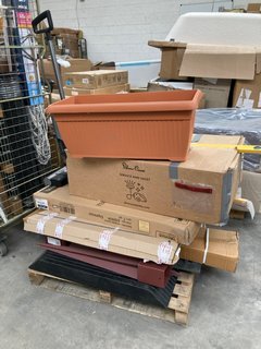 PALLET OF ASSORTED ITEMS TO INCLUDE ROLSON SPIRIT LEVEL: LOCATION - A8 (KERBSIDE PALLET DELIVERY)