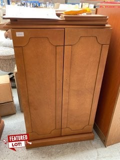 WINCOMBE FURNITURE WOODEN DOUBLE MEDIA CABINET: LOCATION - A3