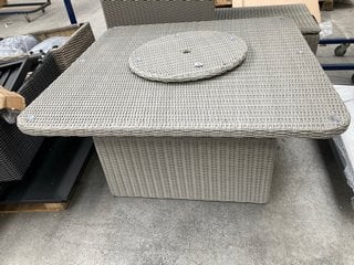 RATTAN SQUARE RISING TABLE WITH FOOTSTOOL IN LIGHT GREY: LOCATION - B4