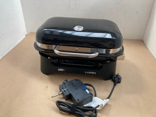 WEBER LUMIN COMPACT HIGH HEAT OUTDOOR ELECTRIC BARBECUE IN BLACK RRP £399: LOCATION - AR3