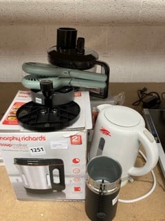 QTY OF ASSORTED JOHN LEWIS & PARTNERS ITEMS TO INCLUDE JOHN LEWIS & PARTNERS 1.5L KETTLE IN WHITE: LOCATION - AR15