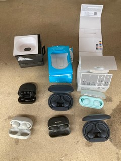 QTY OF ASSORTED EARPHONES TO INCLUDE SONY WF C500 TRUE WIRELESS EARBUDS IN BLACK: LOCATION - AR17