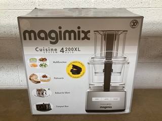 MAGIMIX 4200XL FOOD PROCESSOR IN STAINLESS STEEL - RRP £420: LOCATION - AR17