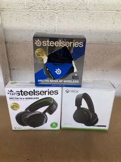 3 X ASSORTED HEADPHONES TO INCLUDE STEELSERIES ARCTIS NOVA 4P WIRELESS HEADPHONES IN BLACK: LOCATION - AR19