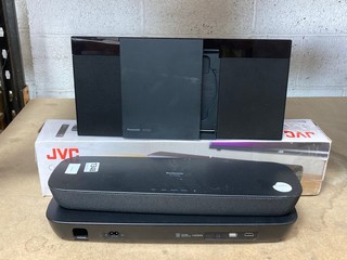 4 X ASSORTED TECH ITEMS TO INCLUDE PANASONIC CD PLAYER IN BLACK: LOCATION - BR1