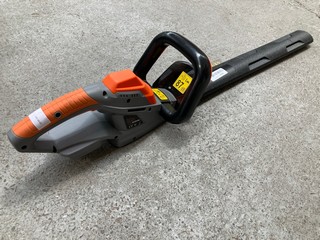 TERRATEK 20V LITHIUM HEDGE TRIMMER IN GREY/ORANGE MODEL: TBUNHED: LOCATION - BR3