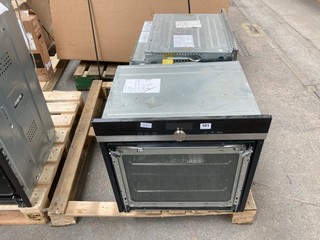 2 X BUILT IN OVENS (FOR SPARES & REPAIRS): LOCATION - A7 (KERBSIDE PALLET DELIVERY)