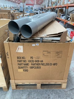 PALLET OF ASSORTED ITEMS TO INCLUDE PACK OF 5 RUSTED FLEXIBLE STEEL GARDEN EDGING: LOCATION - A8 (KERBSIDE PALLET DELIVERY)