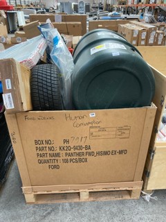 PALLET OF ASSORTED ITEMS TO INCLUDE LARGE GREEN WATER BUTT & MAXXIS TUBELESS MINI TYRE: LOCATION - A8 (KERBSIDE PALLET DELIVERY)