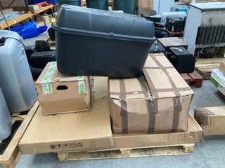 PALLET OF ASSORTED ITEMS TO INCLUDE HEAVY DUTY TRUNKET IN BLACK: LOCATION - B3 (KERBSIDE PALLET DELIVERY)