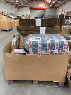 PALLET OF ASSORTED ITEMS TO INCLUDE BOX OF FIRMAHOLD COLLATED NAILS & PACKAGING BOXES: LOCATION - B7 (KERBSIDE PALLET DELIVERY)