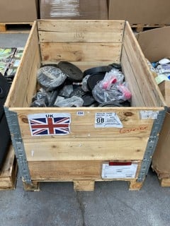 PALLET OF ASSORTED GYM WEIGHTS TO INCLUDE 10KG PLATES: LOCATION - B7 (KERBSIDE PALLET DELIVERY)