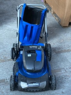 HYUNDAI CORDLESS ELECTRIC LAWN MOWER: MODEL NO. HYM80LI460P - RRP £459: LOCATION - B8