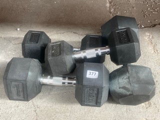 2 X 10KG DUMBBELLS TO INCLUDE 2 X 17.5KG DUMBBELLS: LOCATION - BR18