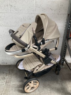 ICANDY STROLLER WITH CHANGING BAG: LOCATION - B9