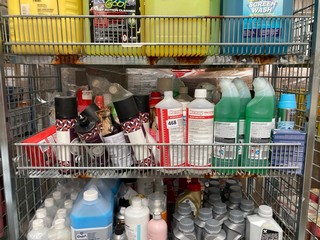 (COLLECTION ONLY) QTY OF ASSORTED CHEMICAL ITEMS TO INCLUDE EASY TOILET CLEANING PINE: LOCATION - A9