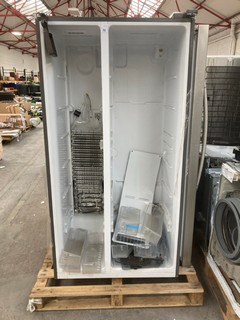 HISENSE AMERICAN FRIDGE FREEZER (FOR SPARES): LOCATION - A5 (KERBSIDE PALLET DELIVERY)