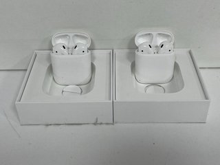 2 X APPLE AIRPODS WIRELESS EARBUDS: MODEL NO A1602 (WITH BOXES) [JPTM122364]