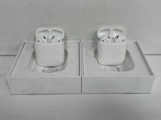 2 X APPLE AIRPODS WIRELESS EARBUDS: MODEL NO A1602 (WITH BOXES) [JPTM122385]