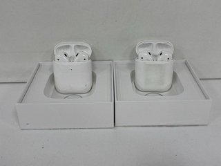 2 X APPLE AIRPODS WIRELESS EARBUDS: MODEL NO A1602 (WITH BOXES) [JPTM122374]