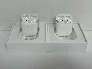 2 X APPLE AIRPODS WIRELESS EARBUDS: MODEL NO A1602 (WITH BOXES) [JPTM122368]