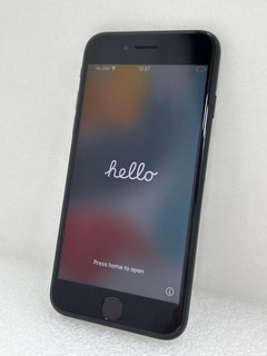 APPLE IPHONE SE 2ND GENERATION (2020) SMARTPHONE IN BLACK: MODEL NO A2296 (UNIT ONLY, MAIN PCB REMOVED. FIRST IMAGE TO SHOW SCREEN TURNED ON PRIOR TO BEING REMOVED FROM PHONE ONLY (SPARES & REPAIRS)