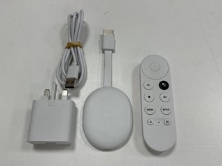 GOOGLE CHROMECASE WITH GOOGLE TV STREAMING DEVICE IN SNOW: MODEL NO G454V (WITH REMOTE & POWER CABLE) [JPTM122397]