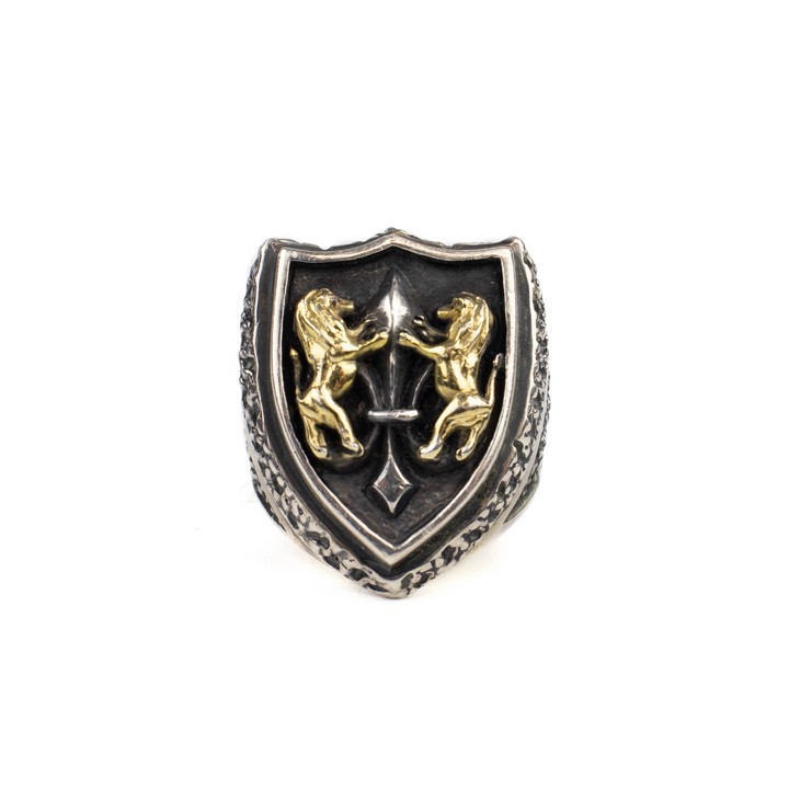 Silver with Gold Plate Lions Shield Ring, Size Q, 35.4g (VAT Only Payable on Buyers Premium)