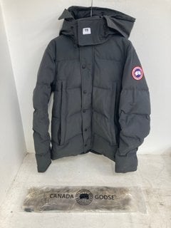 CANADA GOOSE MENS WYNDHAM PARKA COAT IN GRAPHITE GREY SIZE: S RRP - £1275: LOCATION - WHITE BOOTH