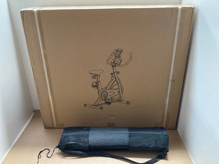 2 X ASSORTED ITEMS TO INCLUDE FK SPORTS SPINNING BIKE , YOGA MAT IN GREY: LOCATION - A12