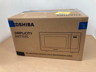 TOSHIBA DIGITAL SOLO MICROWAVE OVEN: LOCATION - B17