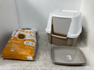 LARGE HOODED CAT LITTER BOX TO INCLUDE LAMS FRESH CHICKEN 7+ DRIED DOG FOOD PACK 12KG: LOCATION - B6