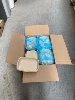 BOX OF PLASTIC TAKEAWAY FOOD BOXES IN BEIGE: LOCATION - B3