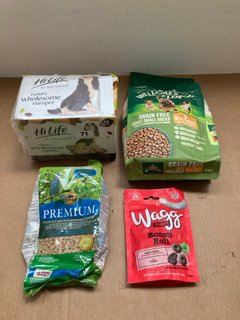 4 X ASSORTED PACKS OF PET FOOD ITEMS TO INCLUDE WAGG BACON ROLL PORK TREATS 125G BB: 12/25: LOCATION - A2