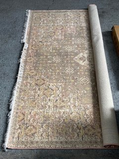 SO'HOME RUG. SIZE: 200X290CM. RRP - £225: LOCATION - B4