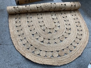 LA REDOUTE AFTAS OVAL JUTE RUG IN NATURAL SIZE : 160 X 230CM RRP - £265: LOCATION - B4