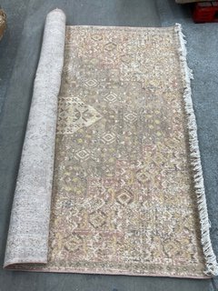 SO'HOME RUG. SIZE: 200X290CM. RRP - £225: LOCATION - B4