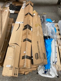 PALLET OF ASSORTED ITEMS TO INCLUDE ADDIS 50M 4 ARM ROTARY AIRER: LOCATION - D7 (KERBSIDE PALLET DELIVERY)