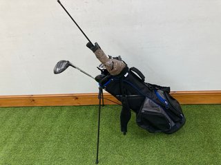 RIFE GOLF BAG IN GREY BLUE & BLACK WITH GOLF UMBRELLA & QTY OF ASSORTED DAMAGED CLUBS: LOCATION - C1