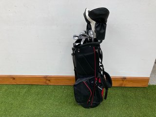 FAZER GOLF BAG IN RED WHITE & BLACK TO INCLUDE QTY OF ASSORTED GOLF CLUBS: LOCATION - C1