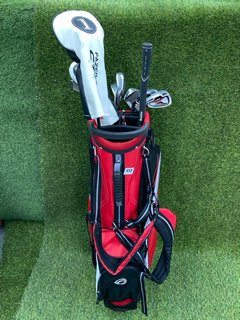 FAZER GOLF BAG IN RED WHITE & BLACK TO INCLUDE QTY OF ASSORTED GOLF CLUBS: LOCATION - C3