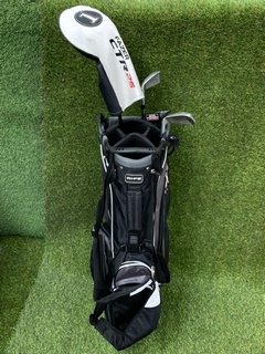 RIFE GOLF BAG IN GREY & BLACK TO INCLUDE QTY OF ASSORTED GOLF CLUBS: LOCATION - C4