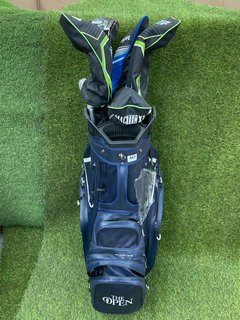 STROMBERG GOLF BAG IN BLUE TO INCLUDE QTY OF ASSORTED GOLF CLUBS: LOCATION - C4