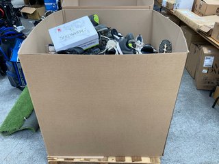 PALLET OF ASSORTED GOLF SHOES IN VARIOUS SIZES & STYLES: LOCATION - C4 (KERBSIDE PALLET DELIVERY)