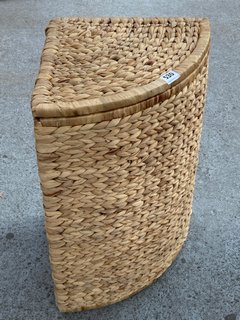 LA REDOUTE ANGGULO BRAIDED CORNER LAUNDRY BASKET IN NATURAL: LOCATION - C6