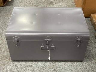 LA REDOUTE MASA METAL TRUNK IN GREY: LOCATION - C6